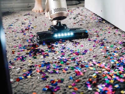 Comment faire le nettoyage à sec d'un canapé ?