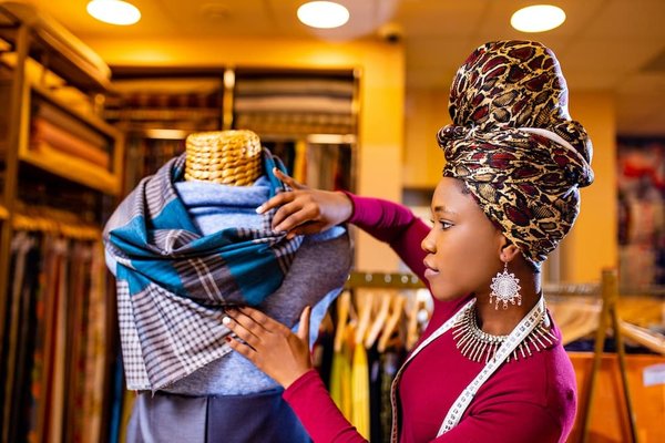 Les avantages du tissu velours : entre durabilité, confort et luxe !