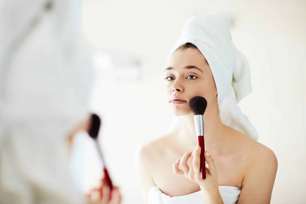 Comment obtenir une belle ligne de sourcils ?