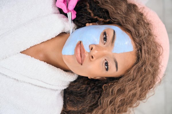 Quels sont les différents soins proposés dans l'institut de beauté de Forbach ?