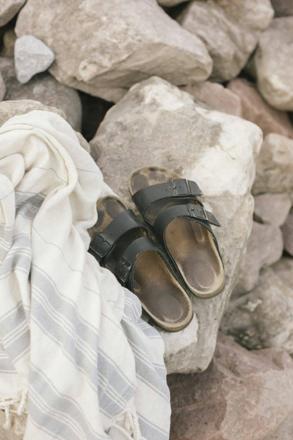 Découvrez les sandales en cuir pour femmes chez jef chaussures